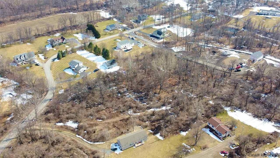 4 Greentree Ln, Milton, NY 12547 - photo 1