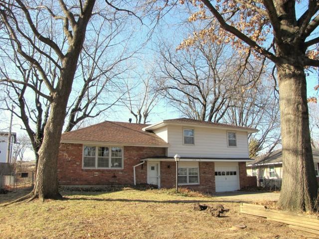 6528 Ballentine St, Shawnee, KS 66203 - photo 1