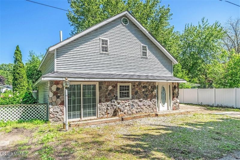 12918 Hazel Dr, Wayland, MI 49348 - photo 1