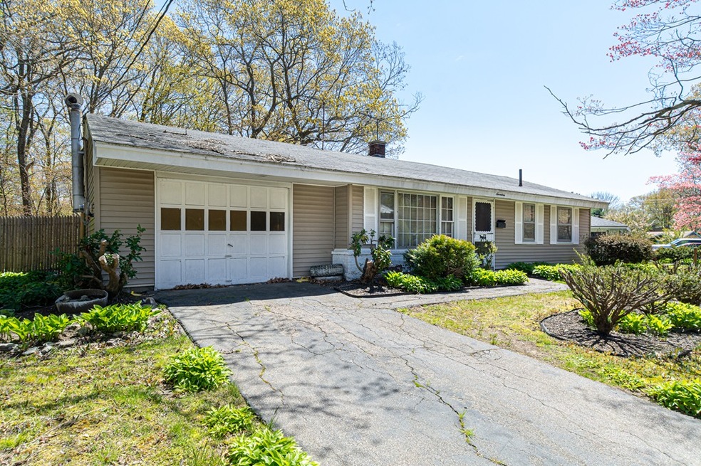 17 Roslyn Rd, Brockton, MA 02302 - photo 1