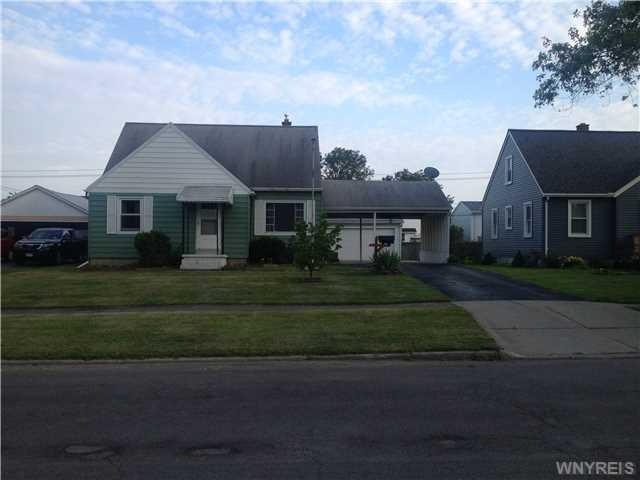 909 Pioneer Dr, North Tonawanda, NY 14120 - photo 1