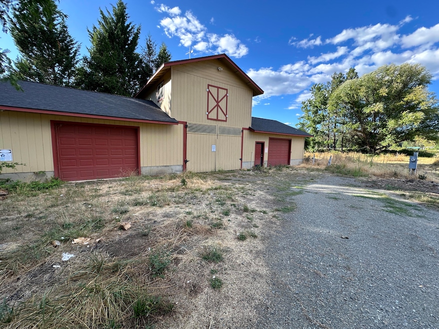 172 Lofland Ln, Williams, OR 97544 - photo 1