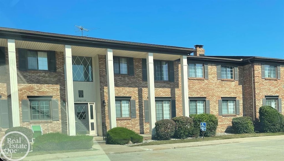 19713 Ridgemont St unit 23, Saint Clair Shores, MI 48080 - photo 1