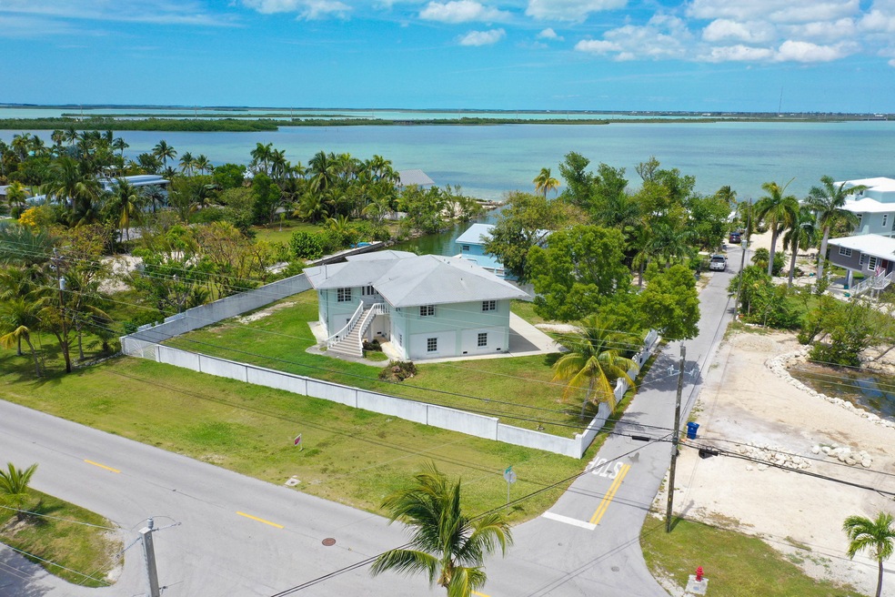003-17213Starfish-SugarloafKey-FL-33042-