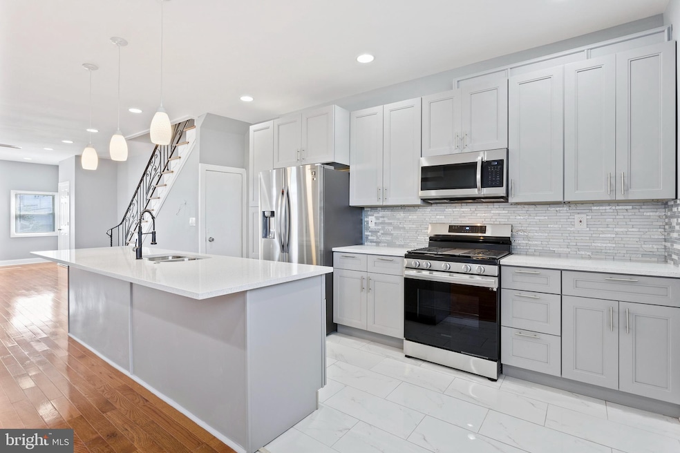 854 Marshall Rd, Sharon Hill, PA 19079 - photo 1