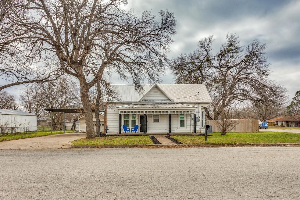 115 W 2nd St, Weatherford, TX 76086 - photo 1