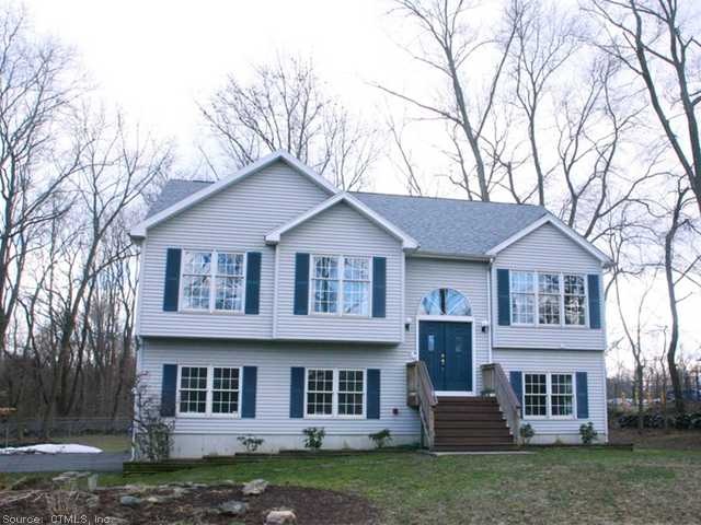 115 Wolf Harbor Rd, Milford, CT 06461 - photo 1