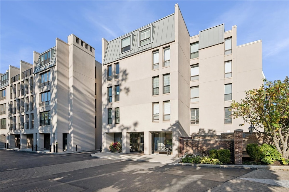 Winnetka Mews unit 402, Winnetka, IL 60093 - photo 1