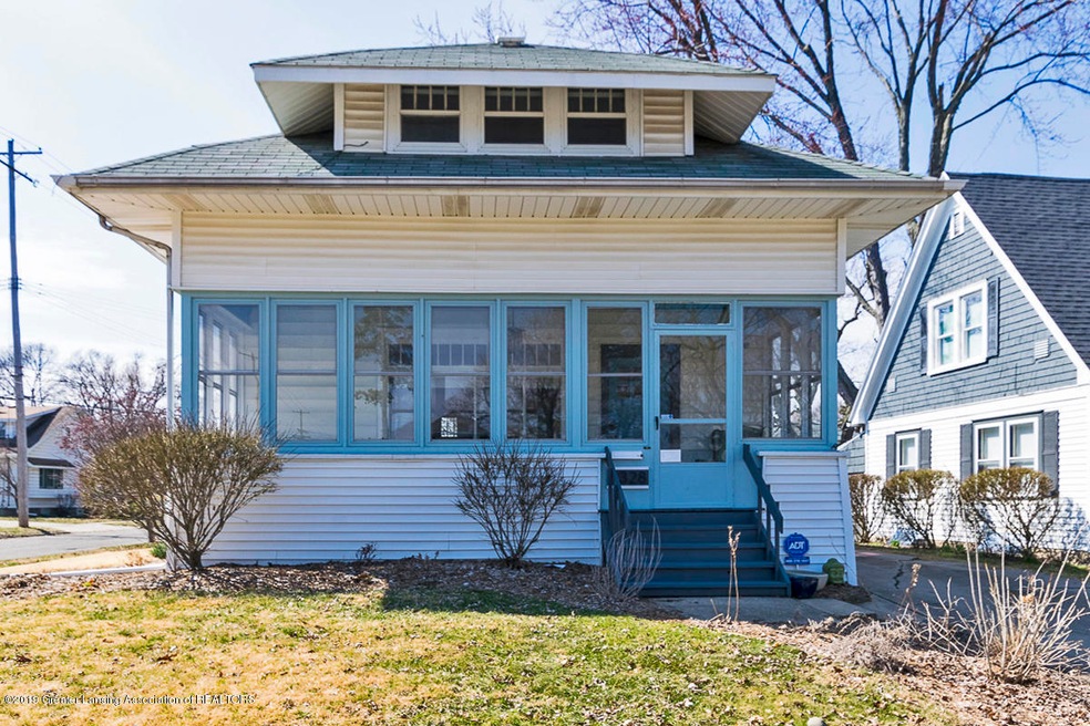 2328 Strathmore Rd Front View