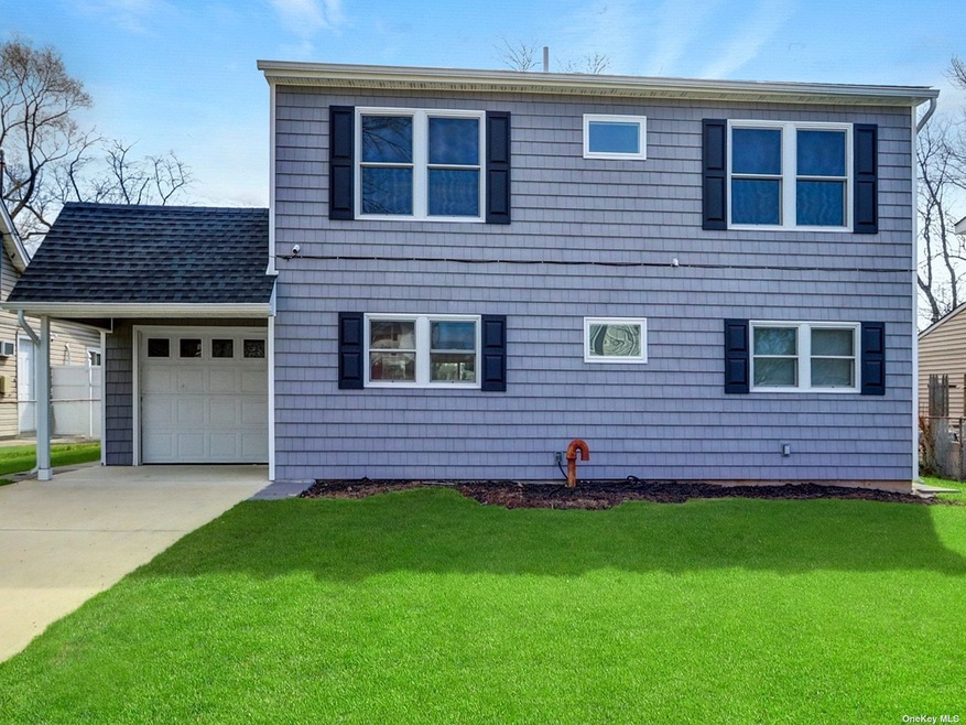 27 Springtime Ln E, Levittown, NY 11756 - photo 1