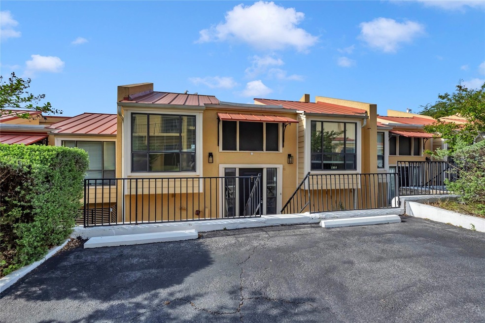 402 Hi Stirrup unit E2, Horseshoe Bay, TX 78657 - photo 1