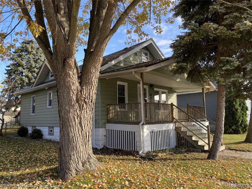 1307 Oak St, Port Huron, MI 48060 - photo 1