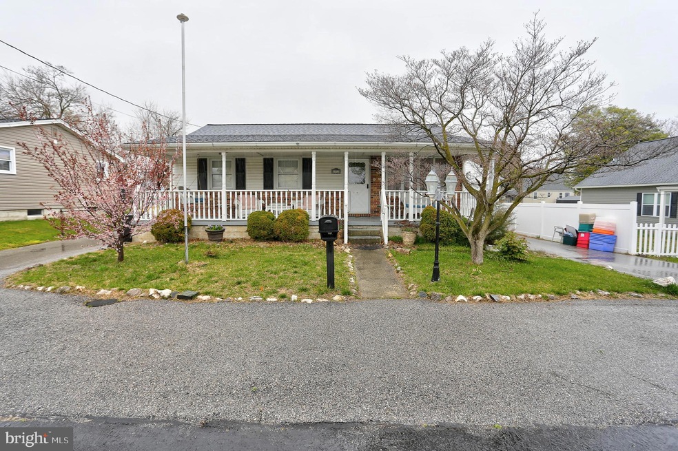 252 Asbury Rd, Pasadena, MD 21122 - photo 1