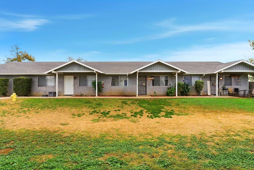 1349 S Liberty St, Visalia, CA 93292 - photo 1