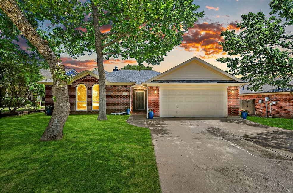 3901 Chimney Rock Dr, Denton, TX 76210 - photo 1