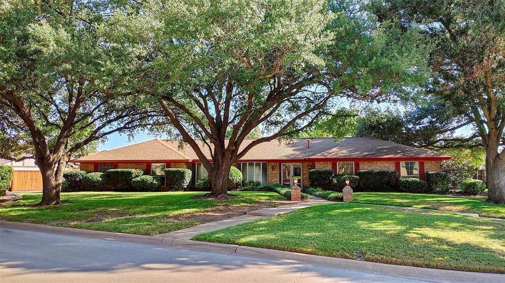 344 Circleview Dr N, Hurst, TX 76054 - photo 1