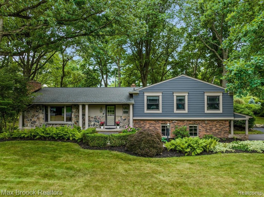 3767 Peabody Dr, Bloomfield Hills, MI 48301 - photo 1