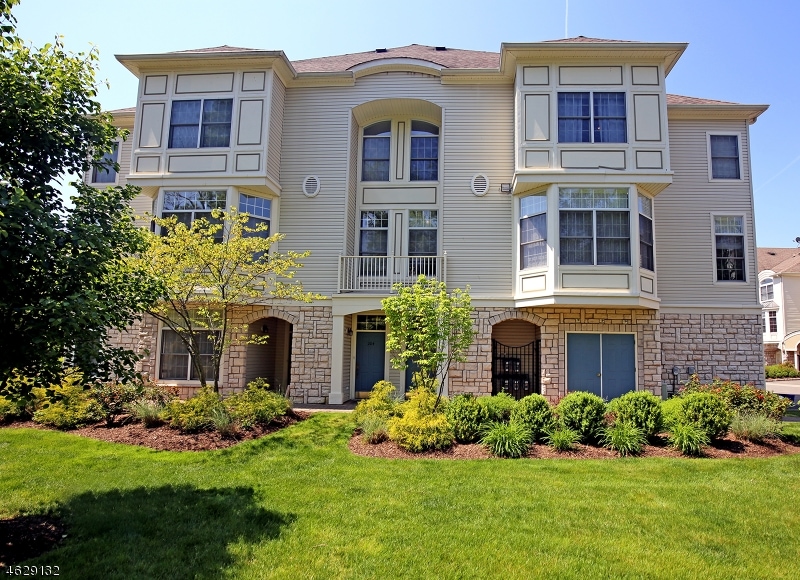 206 Edmonton Ct, Livingston, NJ 07039 - photo 1