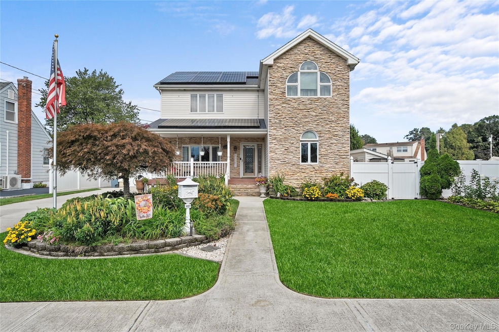 407 17th St, West Babylon, NY 11704 - photo 1