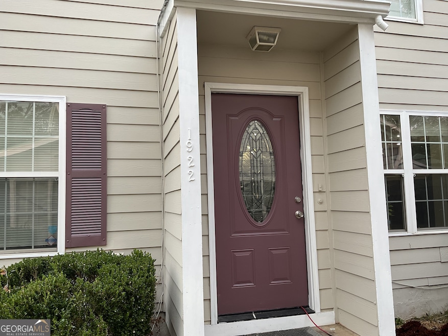 Front/side entrance