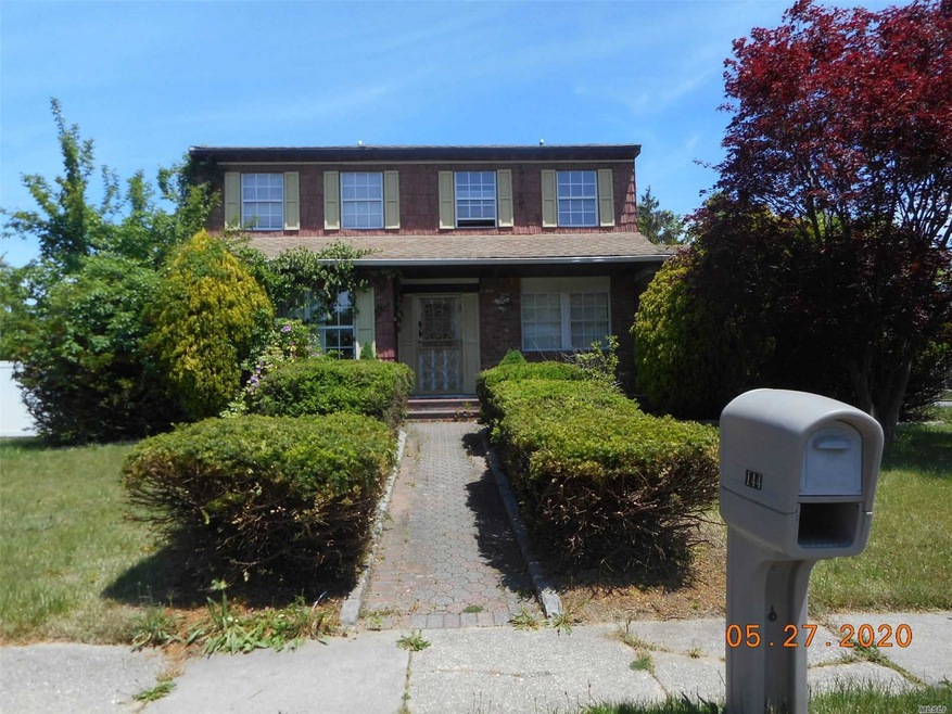 144 Jeatom Ln, Amityville, NY 11701 - photo 1