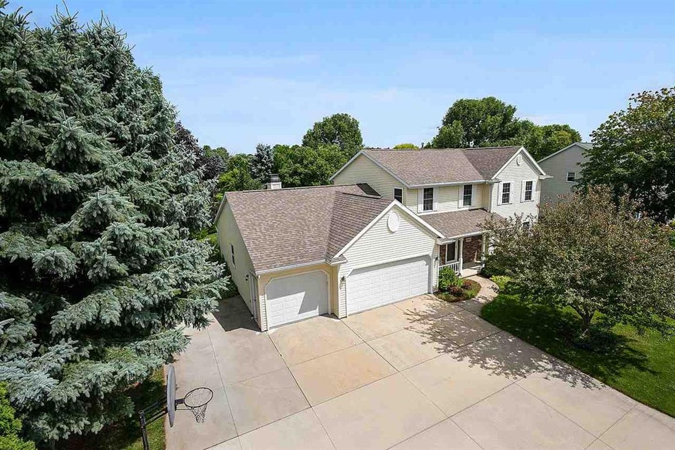 3650 N Suncrest Ln, Appleton, WI 54914 - photo 1