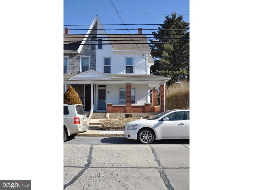 215 Washington St unit 1ST FL, Walnutport, PA 18088 - photo 1