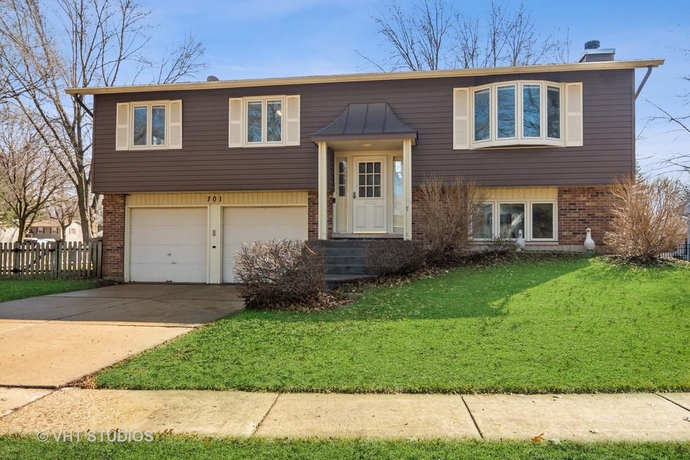 701 Orchard Ct, Algonquin, IL 60102 - photo 1