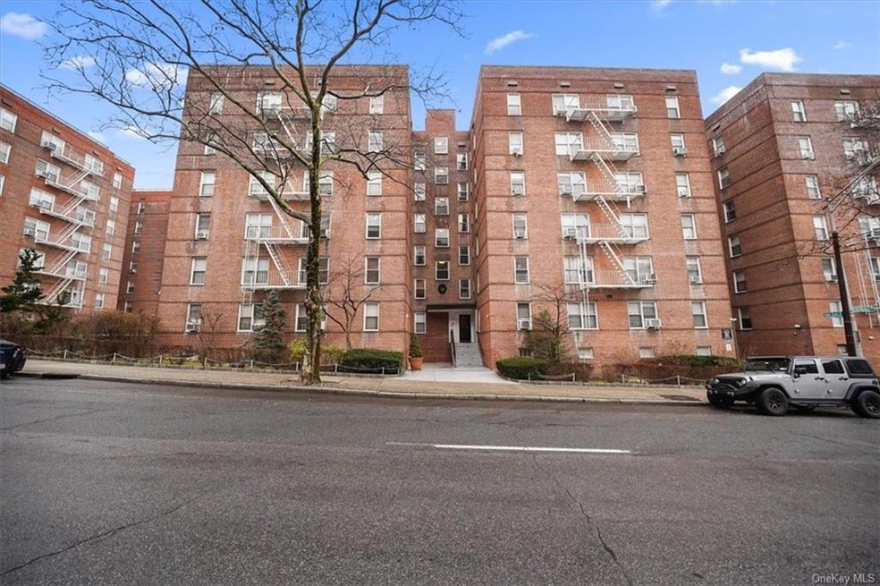 501 Riverdale Ave unit 1C, Yonkers, NY 10705 - photo 1