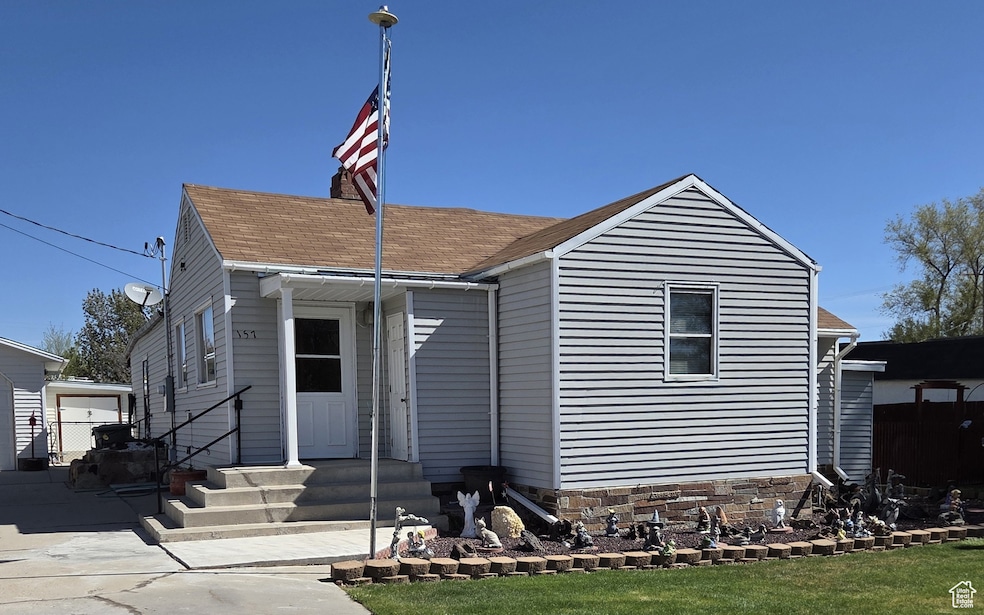 For Sale $330,000 • Co-Listing Agent