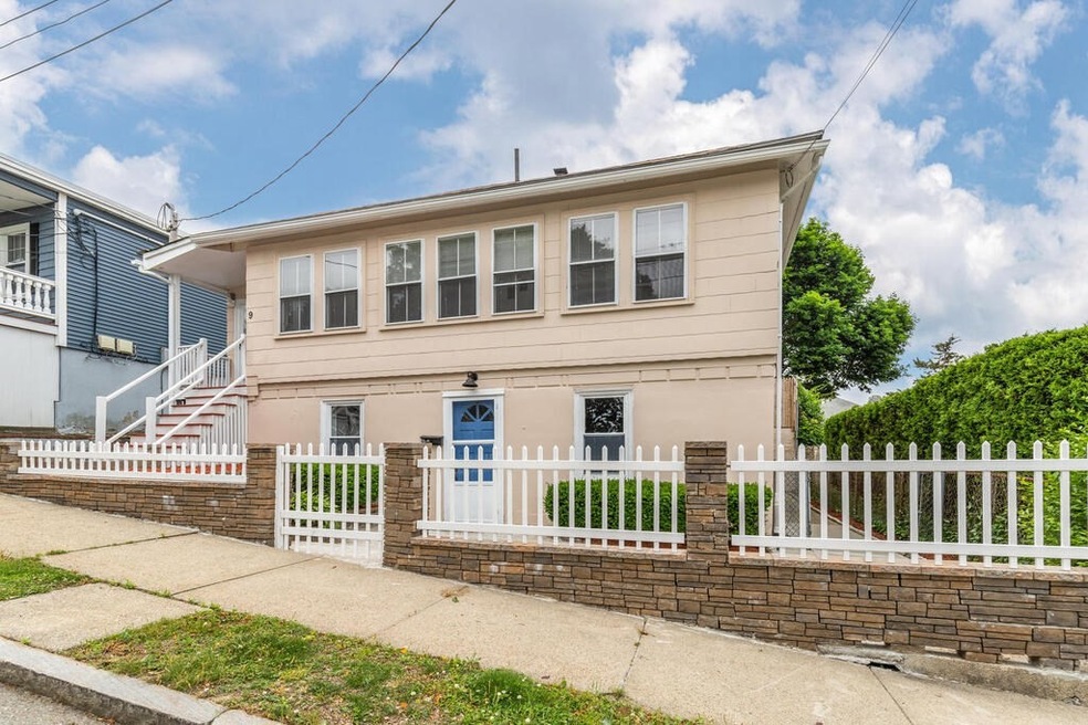 9 Cyrus St unit 2, Wakefield, MA 01880 - photo 1