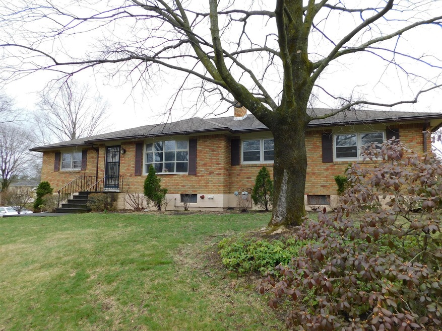 22 Drawbridge Dr, Albany, NY 12203 - photo 1