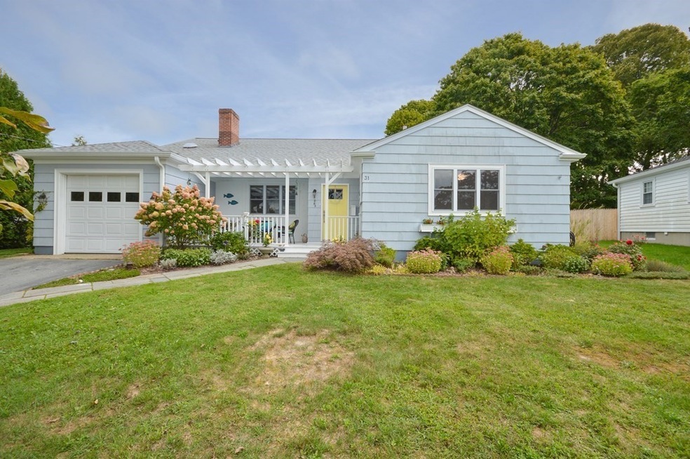 31 Wilson St, South Dartmouth, MA 02748 - photo 1