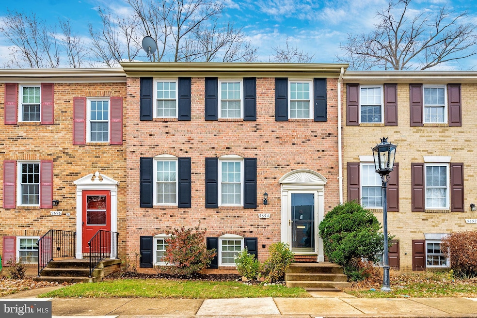 9694 Lindenbrook St, Fairfax, VA 22031 - photo 1