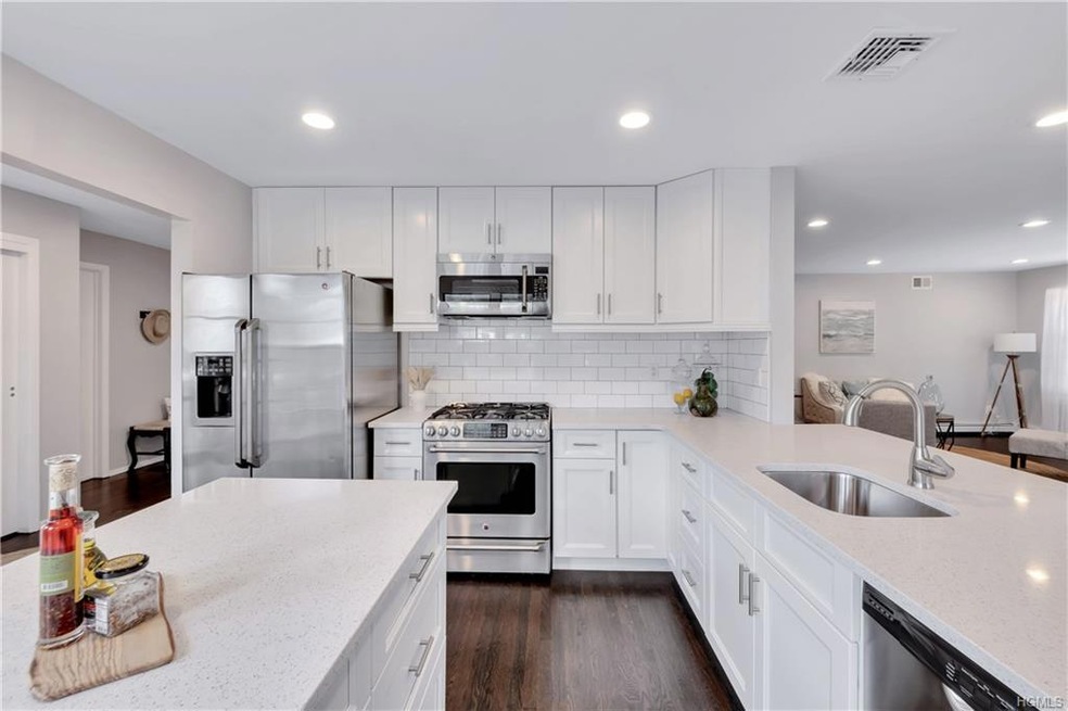 7B Olde Willow Way, Briarcliff Manor, NY 10510 - photo 1