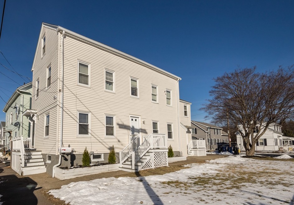 58 Beaver St unit 1, Salem, MA 01970 - photo 1