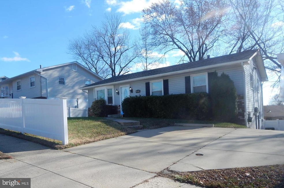 6901 Hastings Dr, Capitol Heights, MD 20743 - photo 1