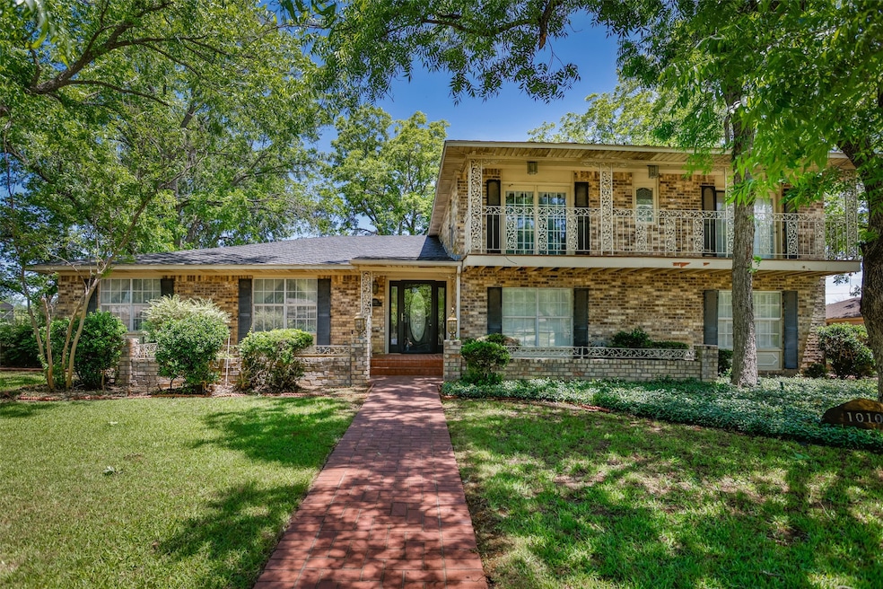 For Sale $449,500 • Co-Listing Agent