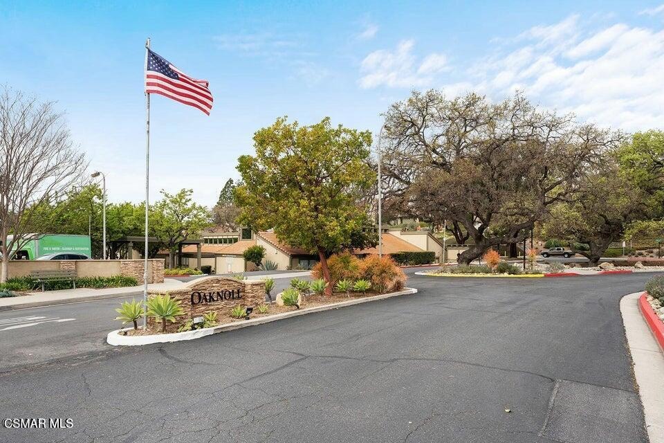 Oaknoll Entrance