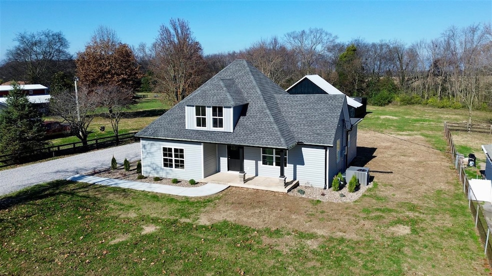 908 W Cedar St, Franklin, KY 42134 - photo 1