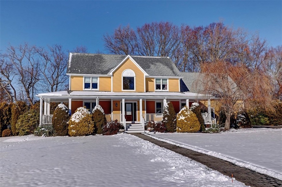 11 Jacobs Point Rd, Warren, RI 02885 - photo 1