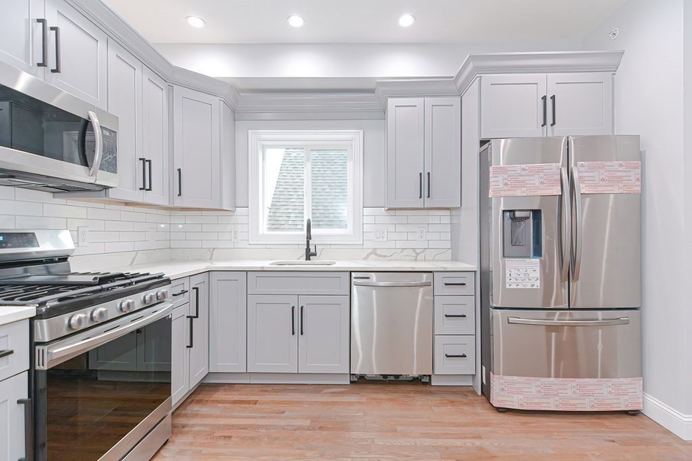 31 Highland Ct unit 1, Everett, MA 02149 - photo 1