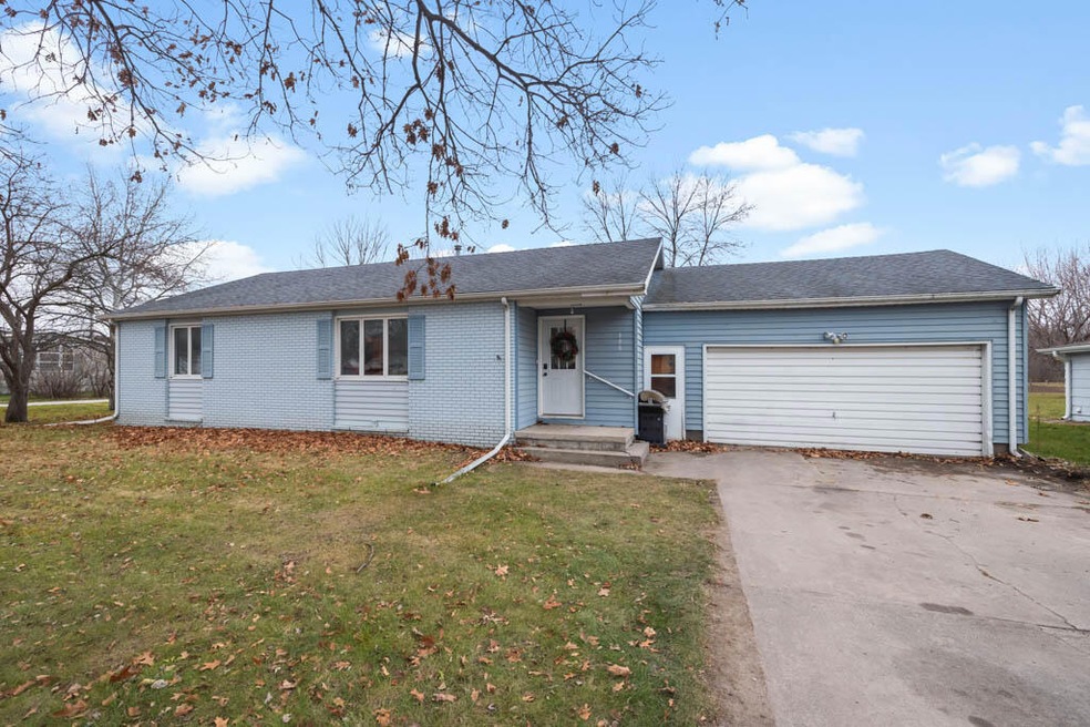 400 Baldwin St, Maxwell, IA 50161 - photo 1