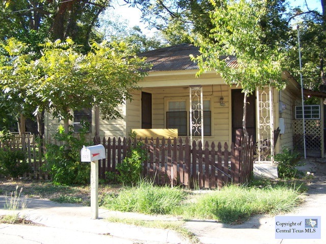 323 Mariposa St, San Marcos, TX 78666 - photo 1
