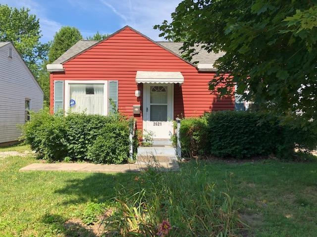 EXTERIOR FRONT OF HOME