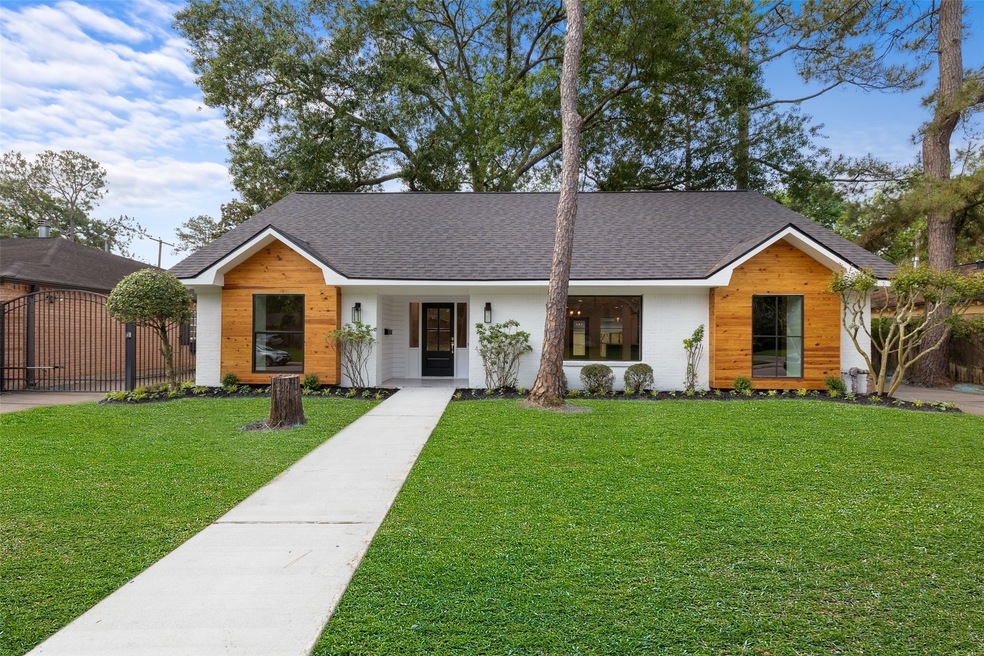 10019 Olympia Dr, Houston, TX 77042 - photo 1