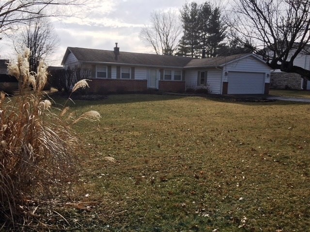 Great front yard. Lots of landscaping come spring!