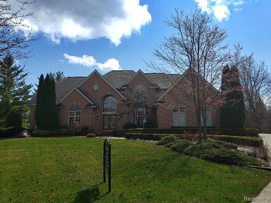 3587 Vineyard Springs Ct, Rochester, MI 48306 - photo 1