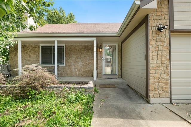 213 N Darrowby Dr, Raymore, MO 64083 - photo 1