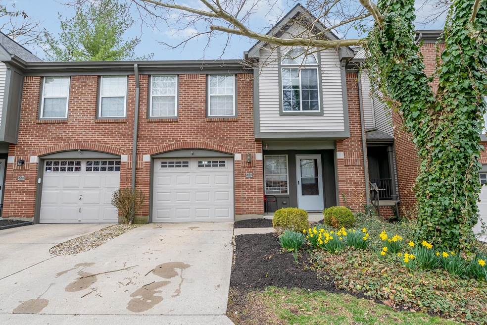 Amazing Townhome In Oakbrook!